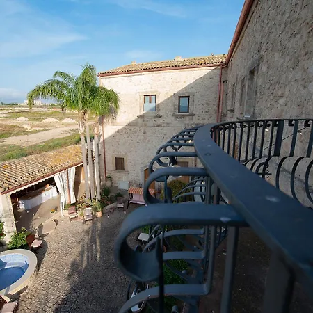 Maison d'hôtes Baglio Dei Mori 3*